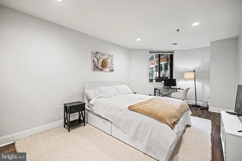 $4,000 | 1001 North Vermont Street, Unit 105, Arlington, VA 22201