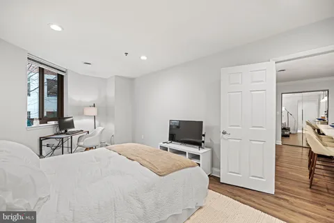 $4,000 | 1001 North Vermont Street, Unit 105, Arlington, VA 22201