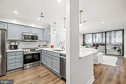 $4,000 | 1001 North Vermont Street, Unit 105, Arlington, VA 22201
