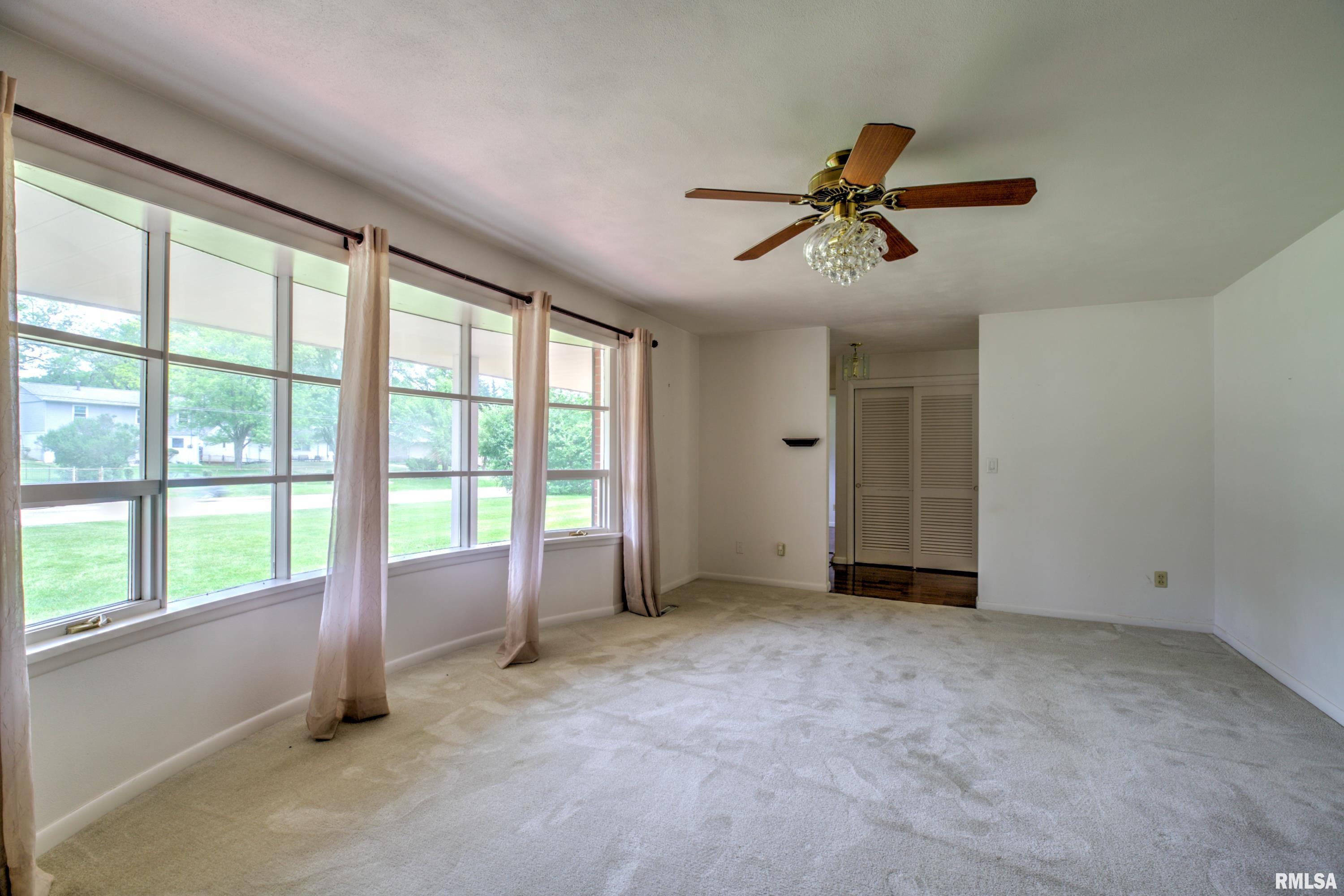 6415 North Big Hollow Road Peoria, IL 61615 - Photo 15 of 71