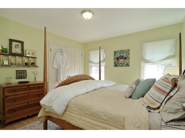 170 Cold Spring Road Barrington, IL 60010 - Photo 9 of 10 a bedroom with a bed and a dresser