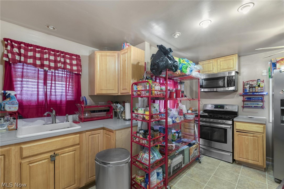 1041 Nela View Road Cleveland Heights, OH 44112 - Photo 15 of 29 Gallery Image 15