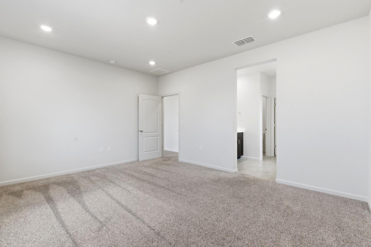 331 Lolly Way Los Banos, CA 93635 - Photo 9 of 31 a view of an empty room