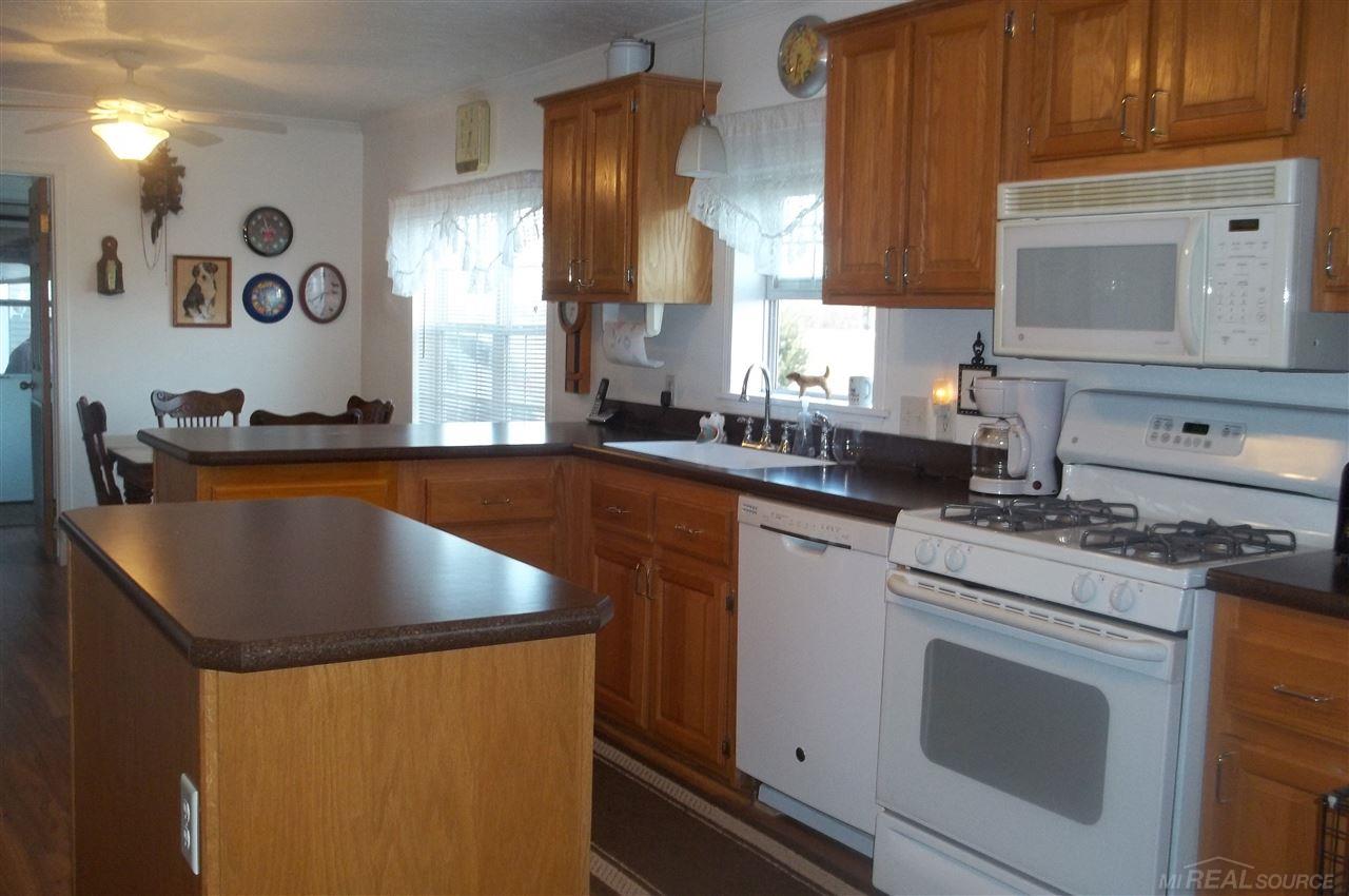 6582 Todd Road Croswell, MI 48422 - Photo 13 of 20 31252605-12.JPG
