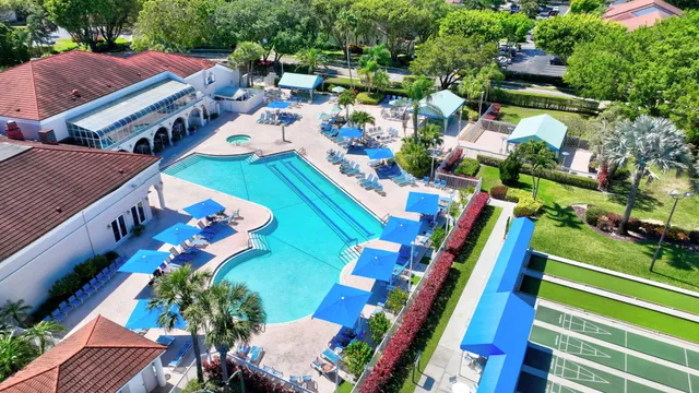 $270,000 | 5133 Brisata Circle, Unit L, Boynton Beach, FL 33437