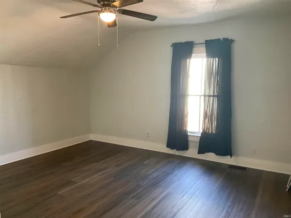 $750 | 1221 Wall Street, Unit 2, Fort Wayne, IN 46802