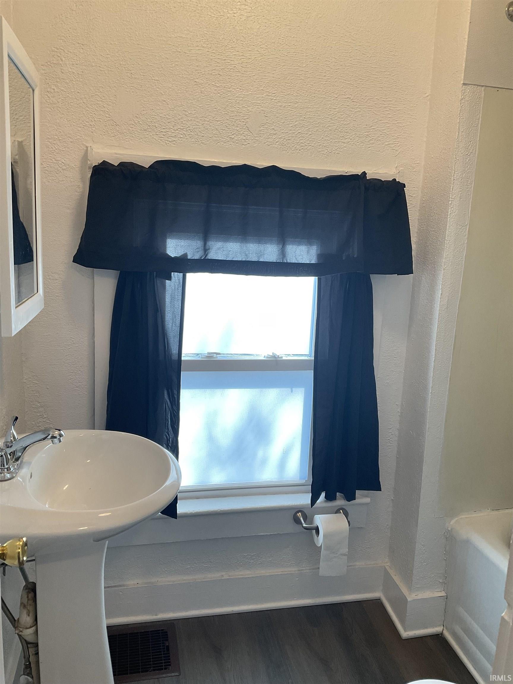 1221 Wall Street, Unit 2 Fort Wayne, IN 46802 - Photo 4 of 7