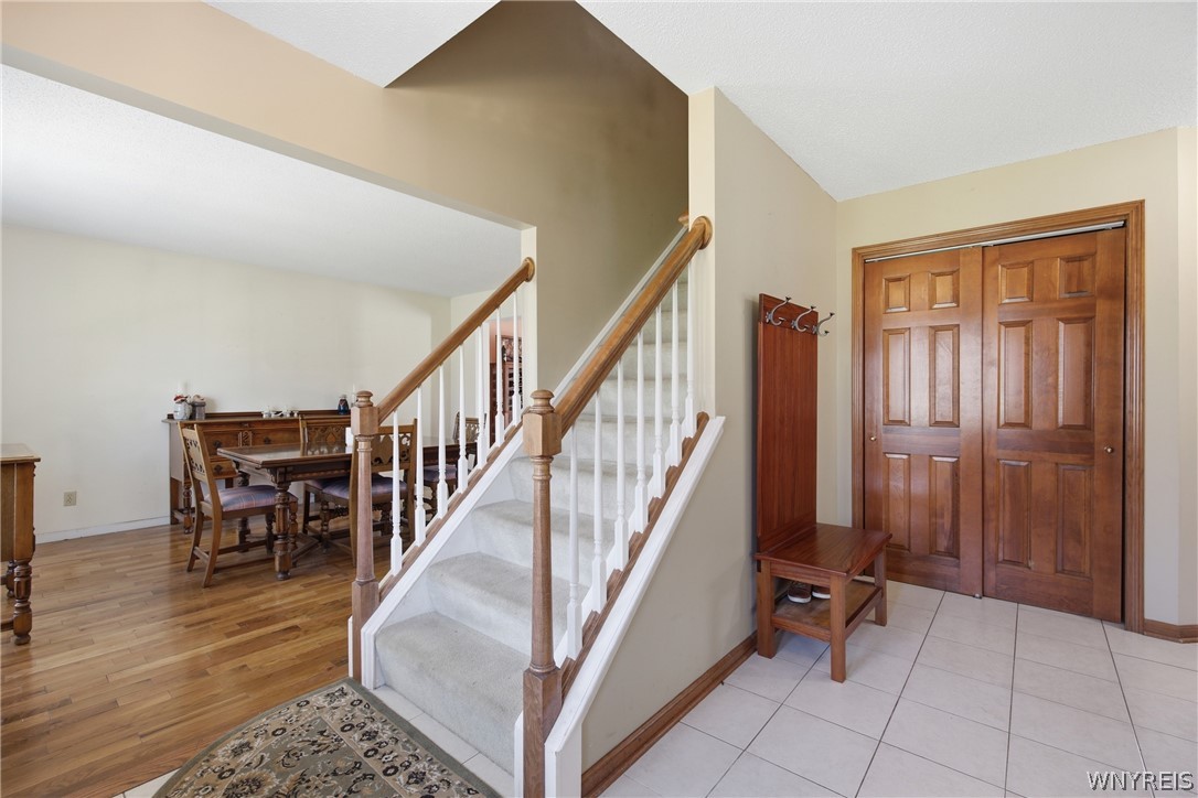 22 Ranch Trail Orchard Park, NY 14127 - Photo 6 of 46