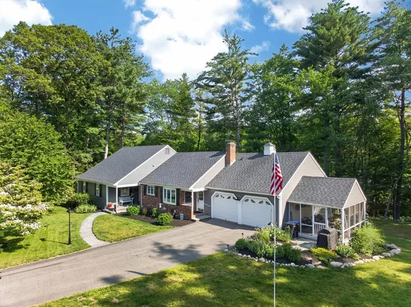 $995,000 | 9 Foster Street, Acton, MA 01720