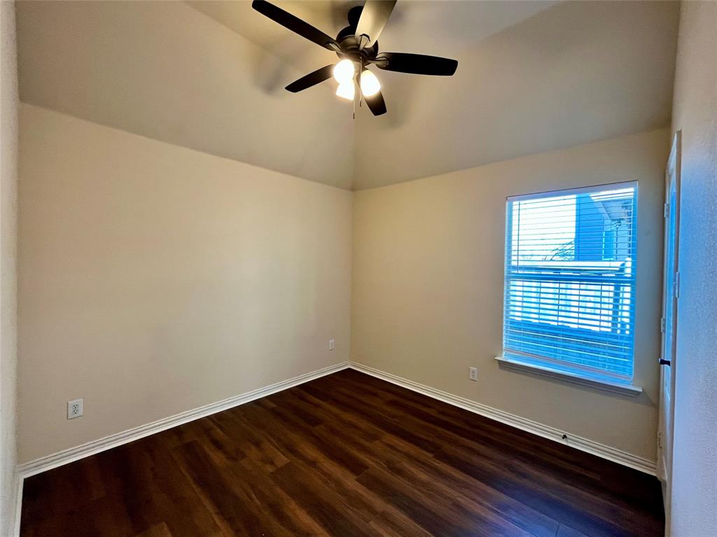 921 Raleigh Path Denton, TX 76208 - Photo 11 of 22