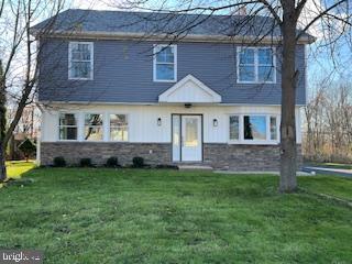 545 Winding Road Lansdale, PA 19446 - Photo 4 of 46 front