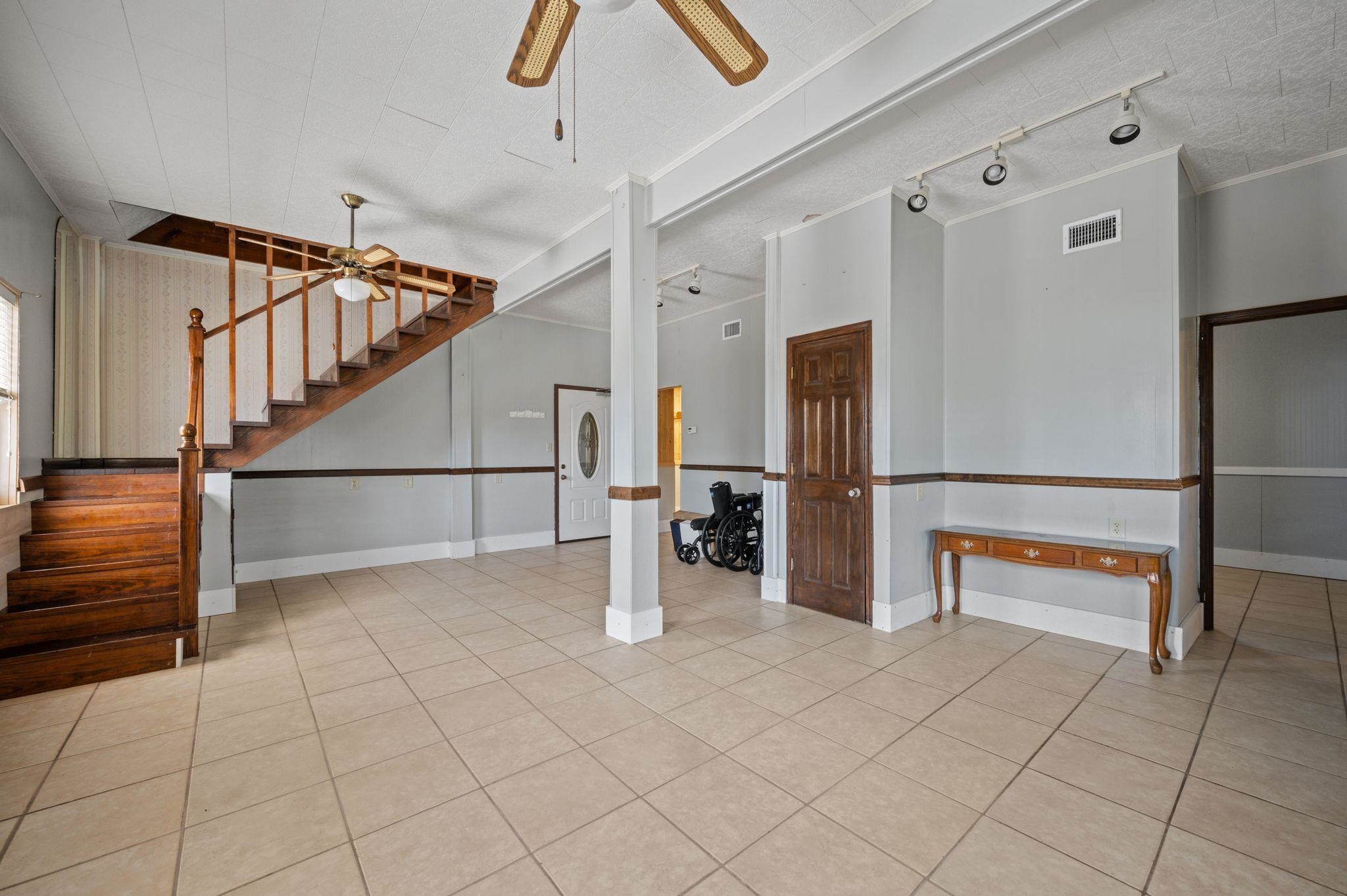 26418 Carondelette Drive Orange Beach, AL 36561 - Photo 20 of 48 Living Room