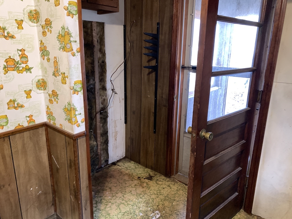 307 Colburn Street Dedham, MA 02026 - Photo 18 of 38 Gallery Image 18