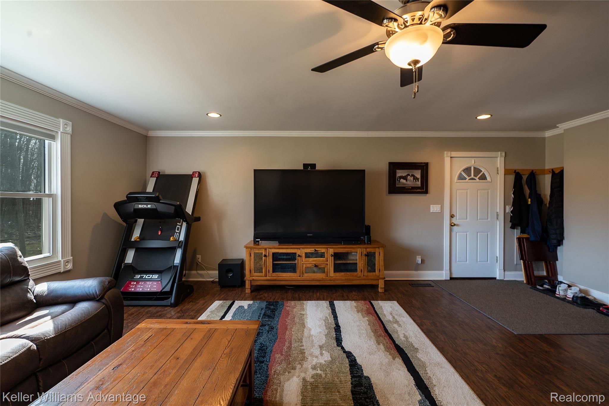 6157 East Clyde Road Howell, MI 48855 - Photo 10 of 46 EClydeRd_6157_Living 4.jpg