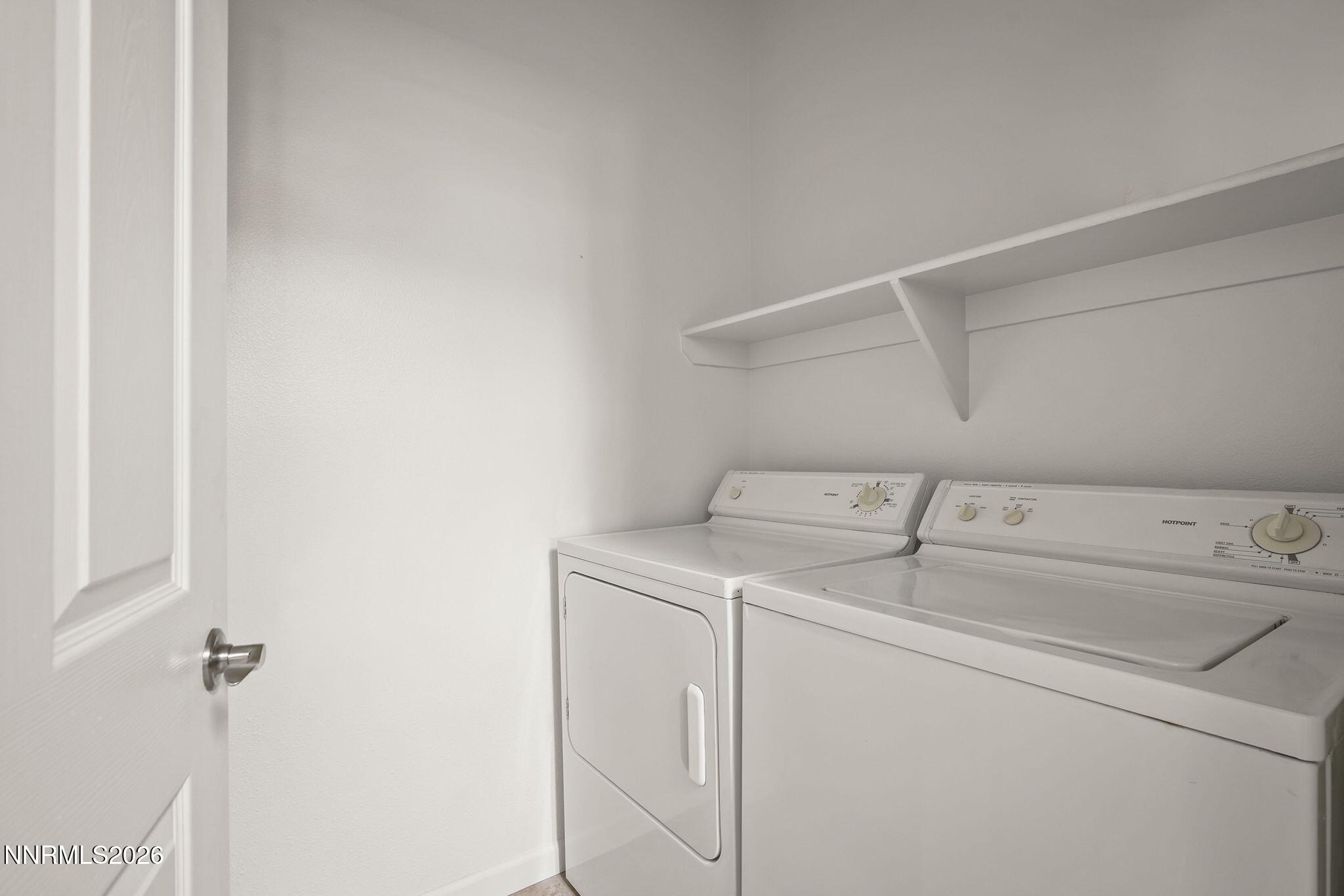 900 South Meadows Parkway, Unit 622 Reno, NV 89521 - Photo 12 of 30 a utility room with dryer and washer