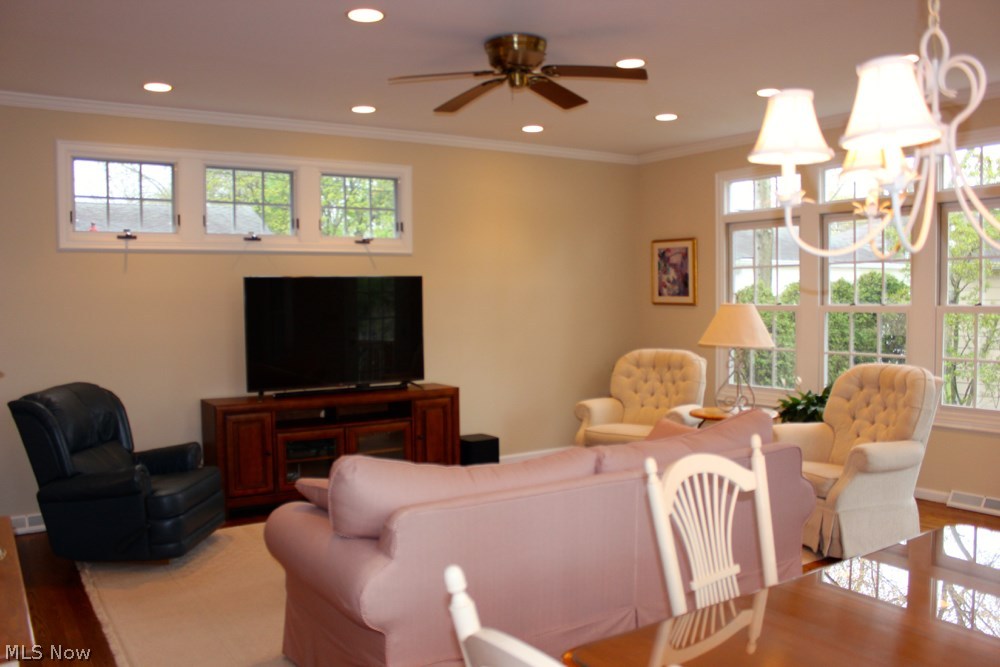 2584 Dysart Road Cleveland, OH 44118 - Photo 6 of 27 Recessed lighting in the family room.