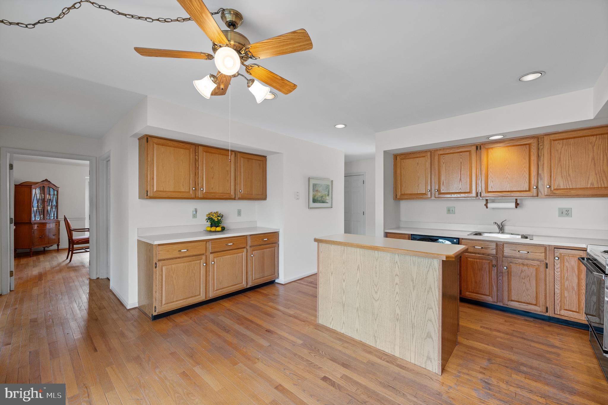 446 Waynesbrooke Road Berwyn, PA 19312 - Photo 11 of 34