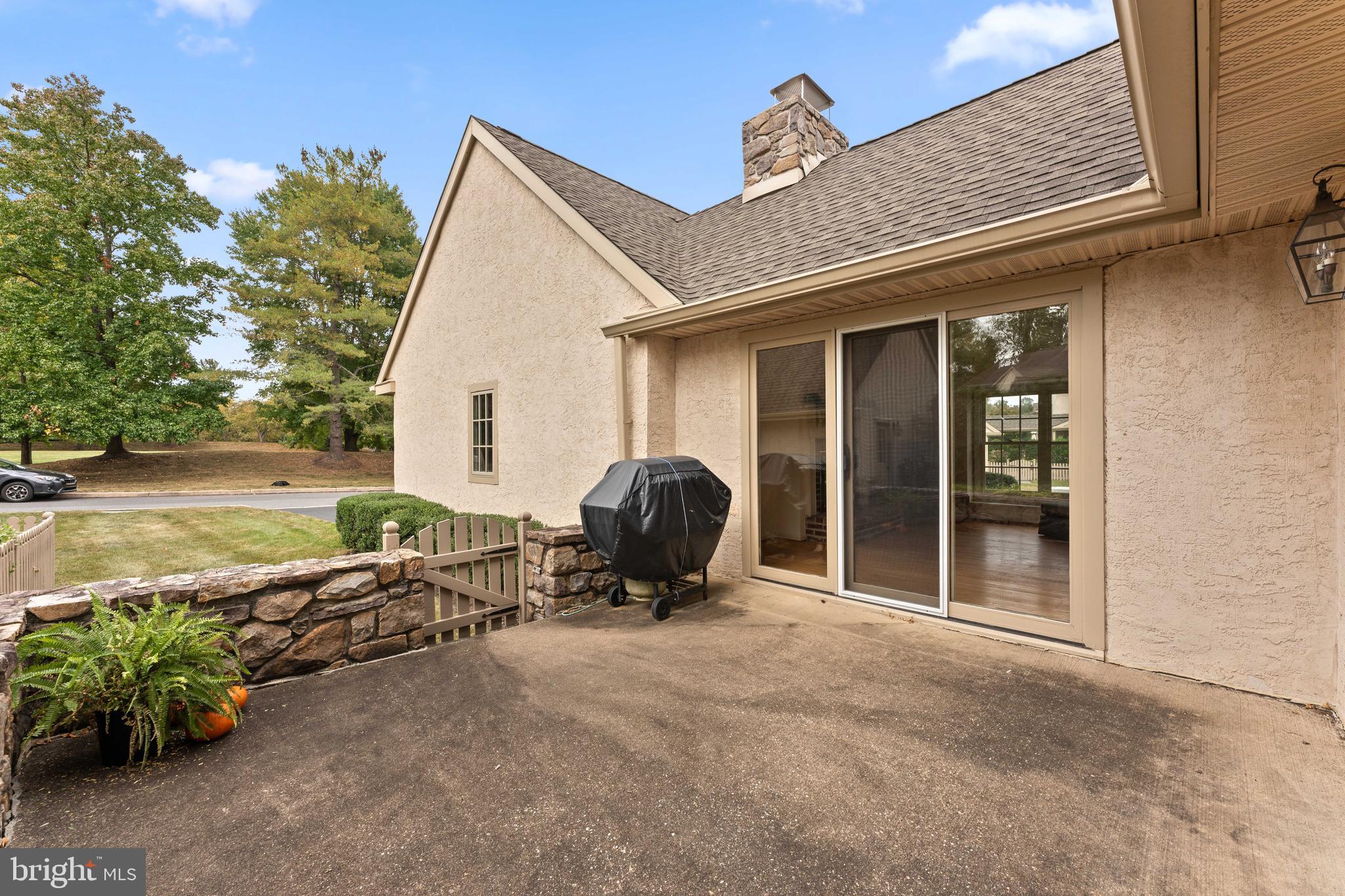 446 Waynesbrooke Road Berwyn, PA 19312 - Photo 13 of 34 Kitchen and Family room walk out to patio