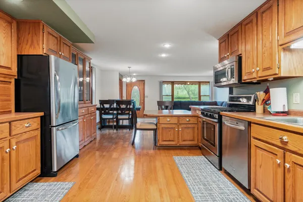 $455,000 | 910 East Evergreen Street, Isle, MN 56342