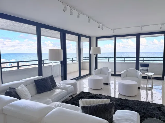 $9,000 | 3560 South Ocean Boulevard, Unit 300, South Palm Beach, FL 33480