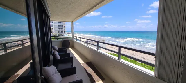 a view of a sky from a yard