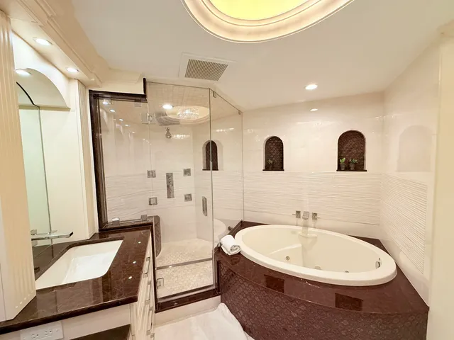 $9,000 | 3560 South Ocean Boulevard, Unit 300, South Palm Beach, FL 33480