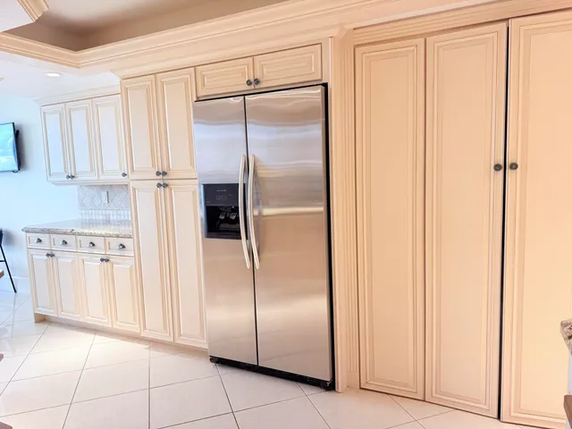 $9,000 | 3560 South Ocean Boulevard, Unit 300, South Palm Beach, FL 33480