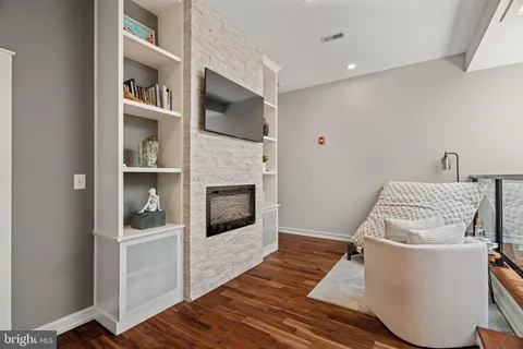 $340,000 | 1321 North 7th Street, Unit 3, Philadelphia, PA 19122
