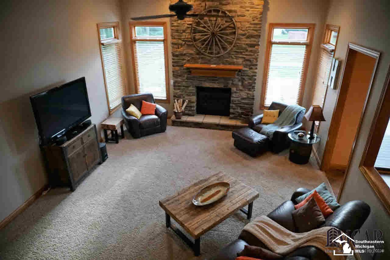 7919 Monroe Road Lambertville, MI 48144 - Photo 9 of 45 Great Room