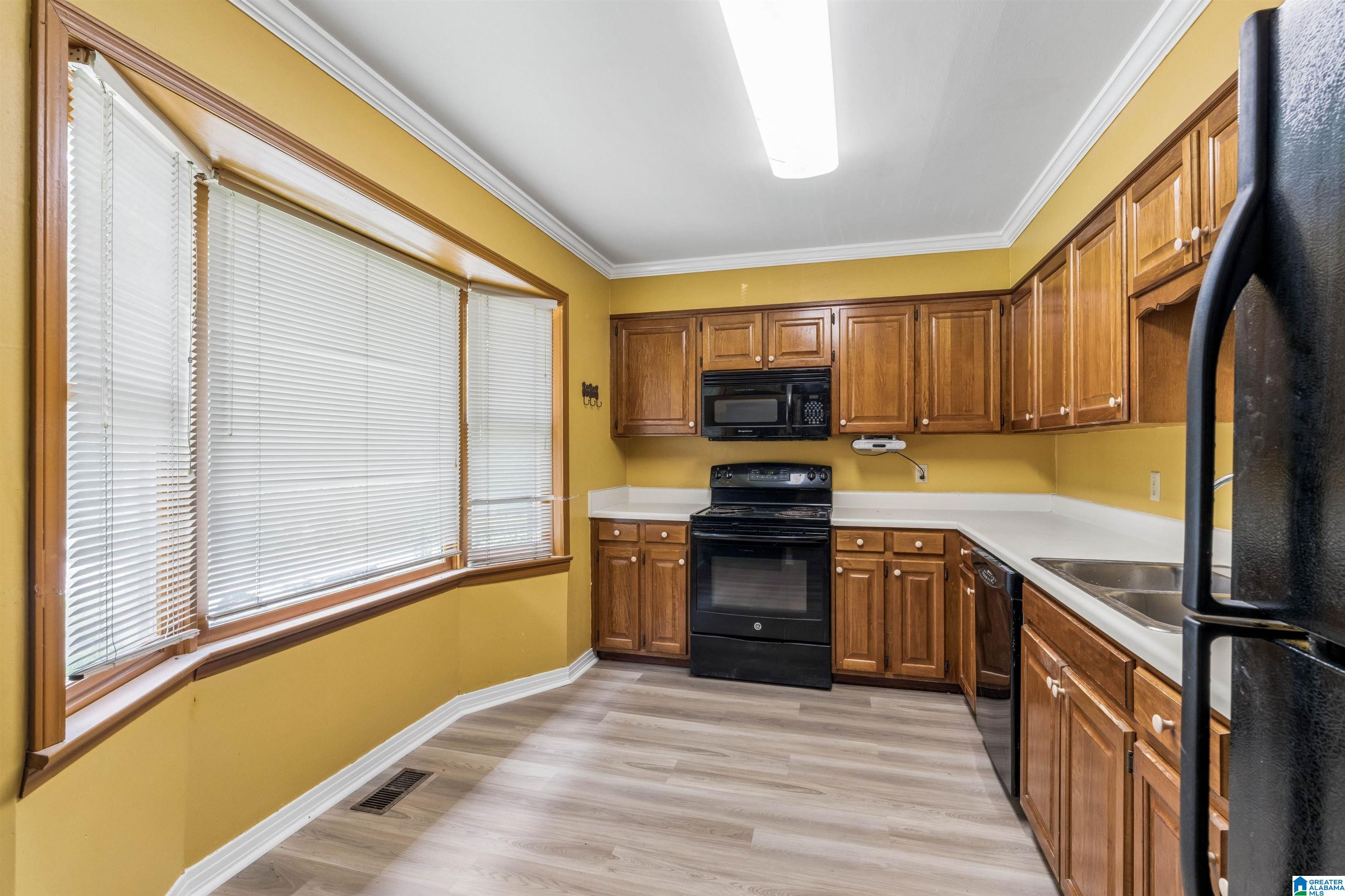 210 17th Street East Jasper, AL 35501 - Photo 7 of 48