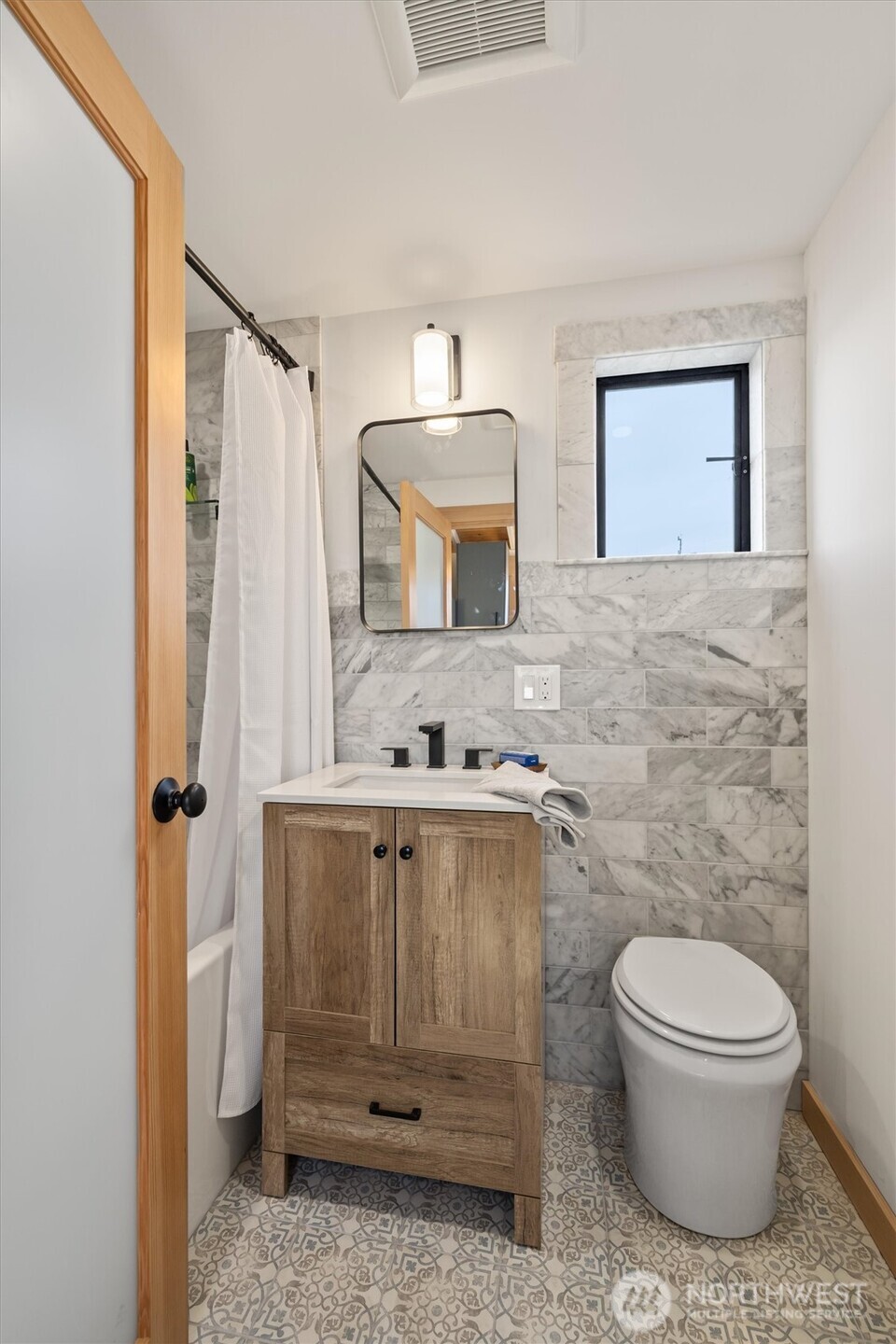 1080 West Ewing Place, Unit 0P Seattle, WA 98119 - Photo 11 of 31