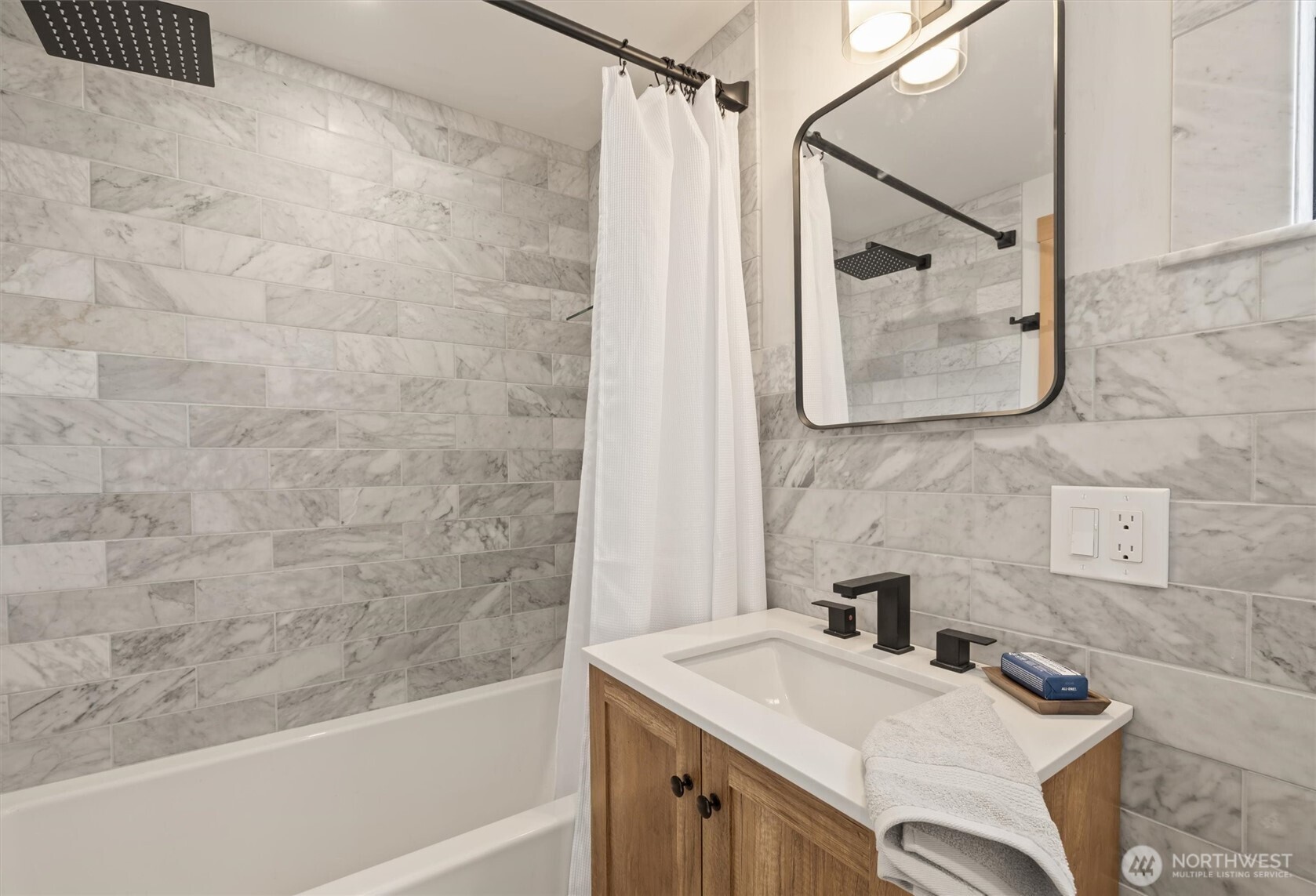 1080 West Ewing Place, Unit 0P Seattle, WA 98119 - Photo 12 of 31