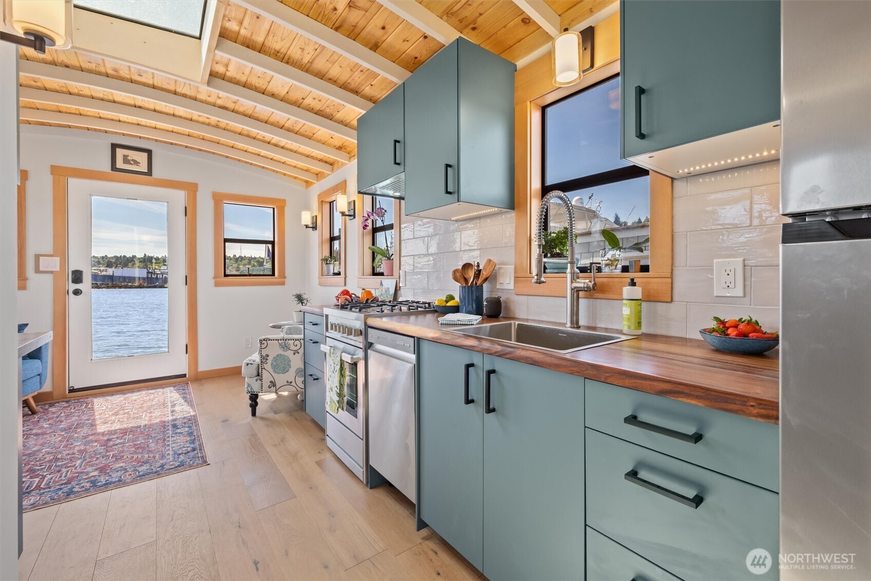 1080 West Ewing Place, Unit 0P Seattle, WA 98119 - Photo 10 of 31