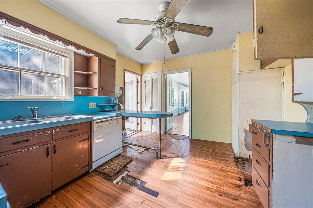 2928 Pine Avenue Waco, TX 76708 - Photo 12 of 40