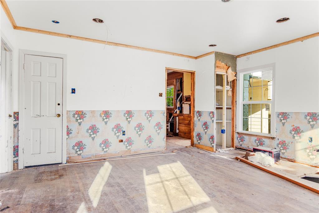 2928 Pine Avenue Waco, TX 76708 - Photo 16 of 24 a view of a room with gym equipment