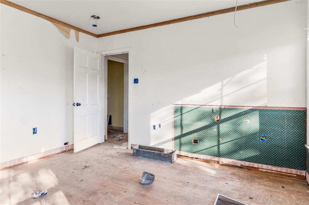 2928 Pine Avenue Waco, TX 76708 - Photo 20 of 24 a view of a room with gym equipment