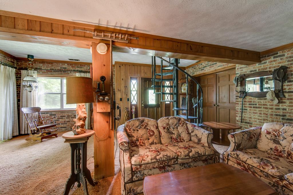 9794 Missionary Ridge Road Bon Aqua, TN 37025 - Photo 13 of 30 a living room filled with furniture
