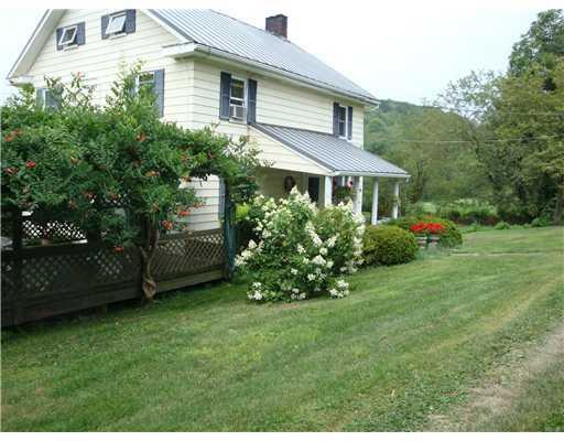 1182 Pleasant Valley Road Mount Pleasant, PA 15666 - Photo 1 of 6 Exterior Front.