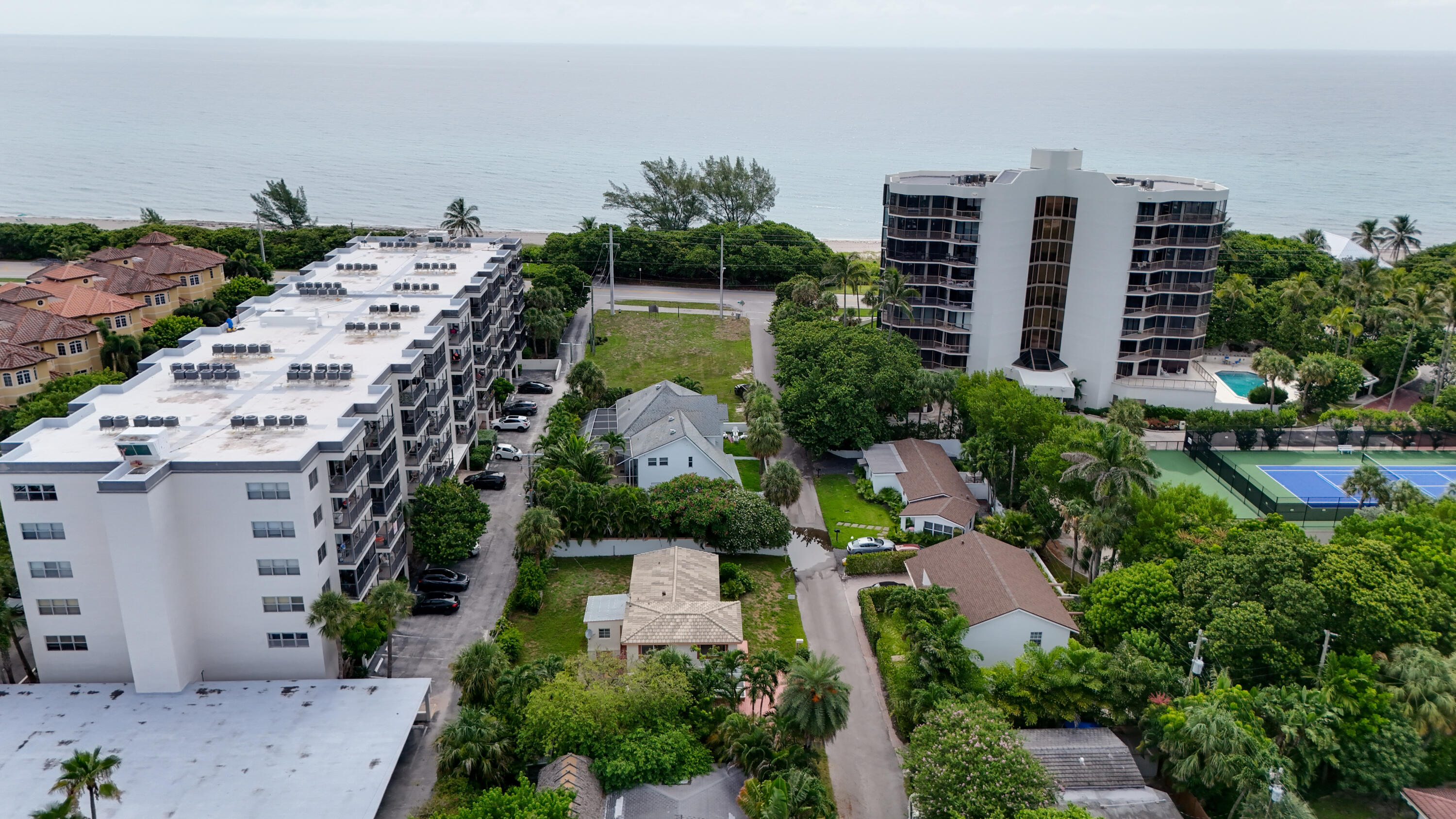961 Lake Wyman Road Boca Raton, FL 33431 - Photo 3 of 28 DJI_20240708222641_0016_DHDR