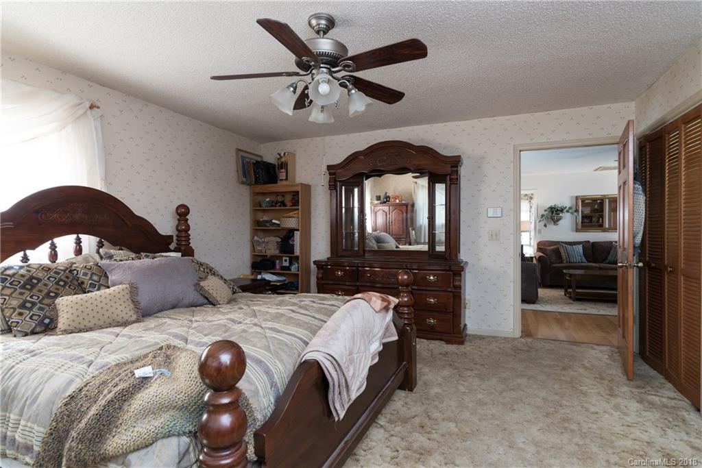 1908 Wildlife Road Charlotte, NC 28214 - Photo 11 of 15 Gallery Image 11