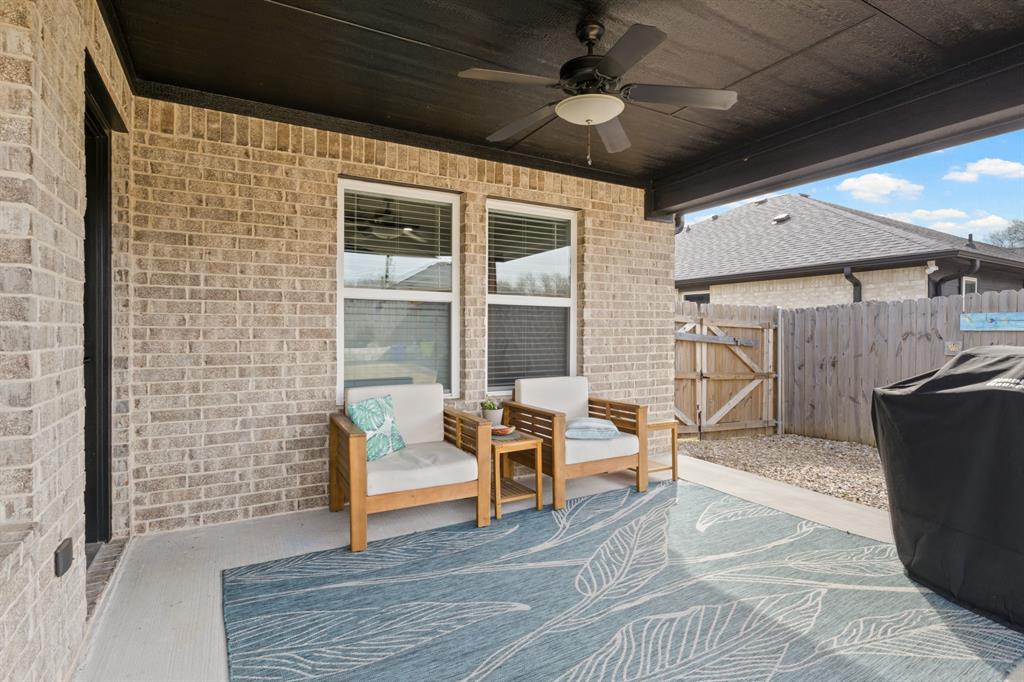 103 St James Mount Mount Pleasant, TX 75455 - Photo 33 of 39 a balcony with furniture and a potted plant