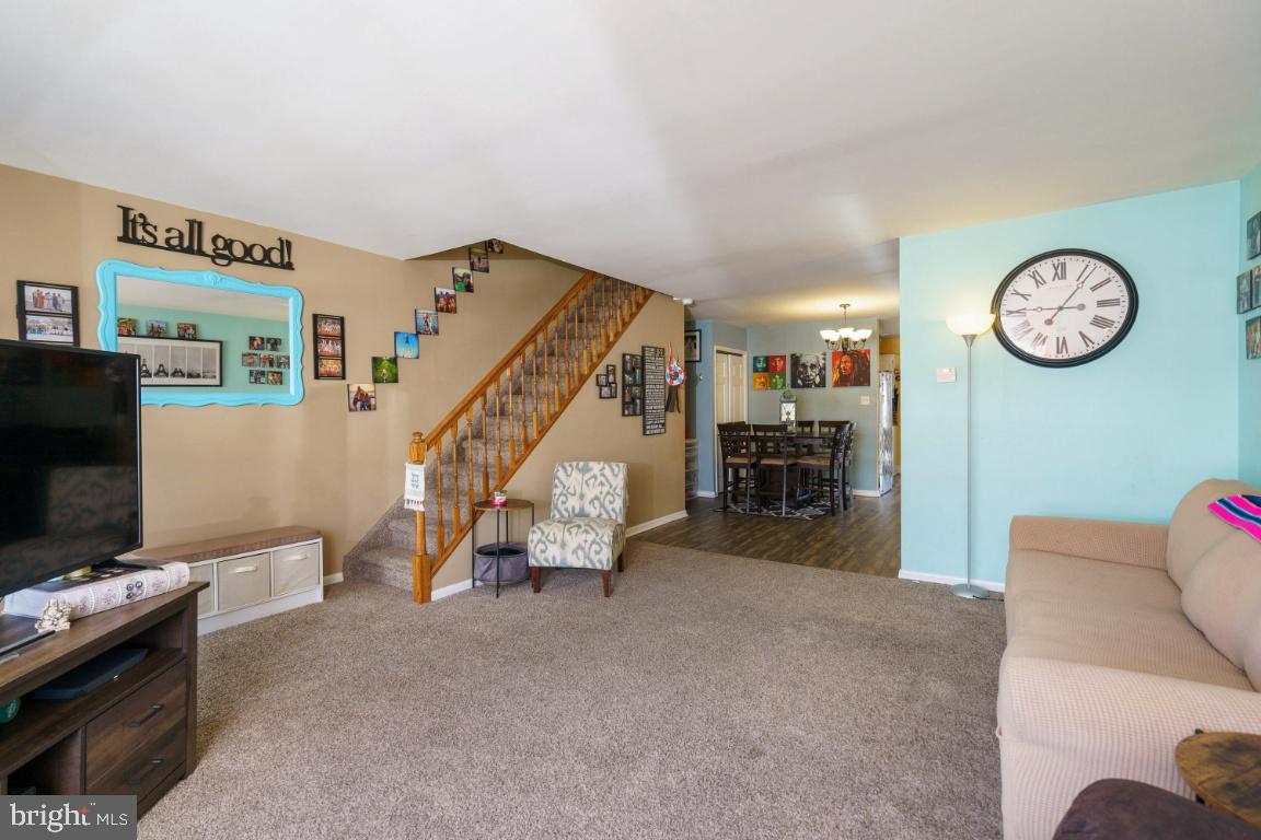 3512 Dows Road Philadelphia, PA 19154 - Photo 3 of 25
