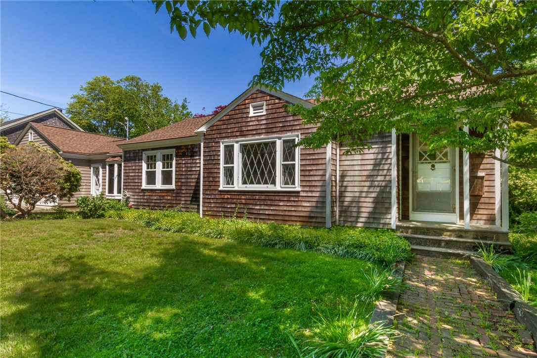 11 Shields Street Newport, RI 02840 - Photo 12 of 33