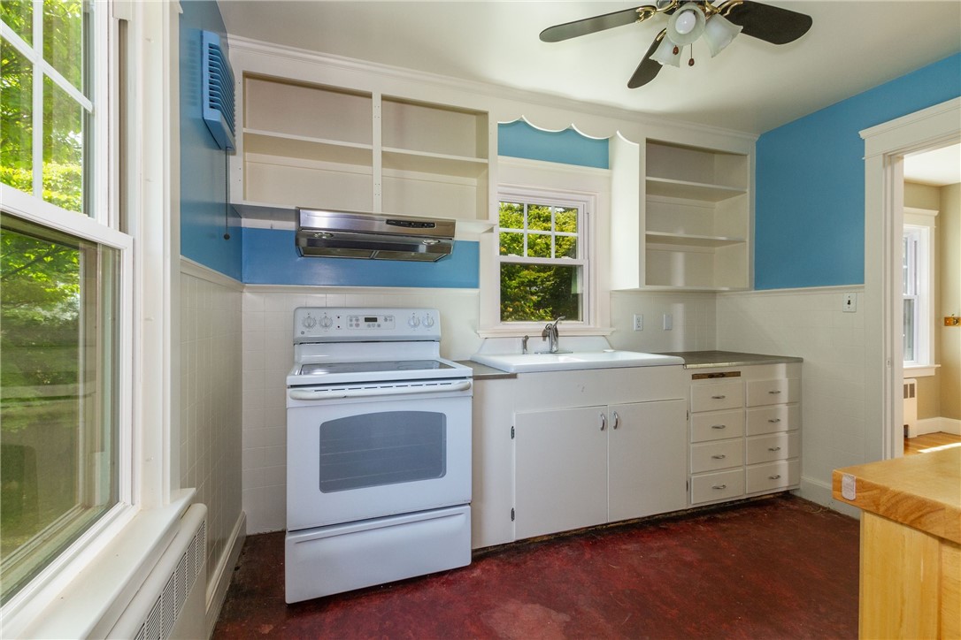 11 Shields Street Newport, RI 02840 - Photo 18 of 33