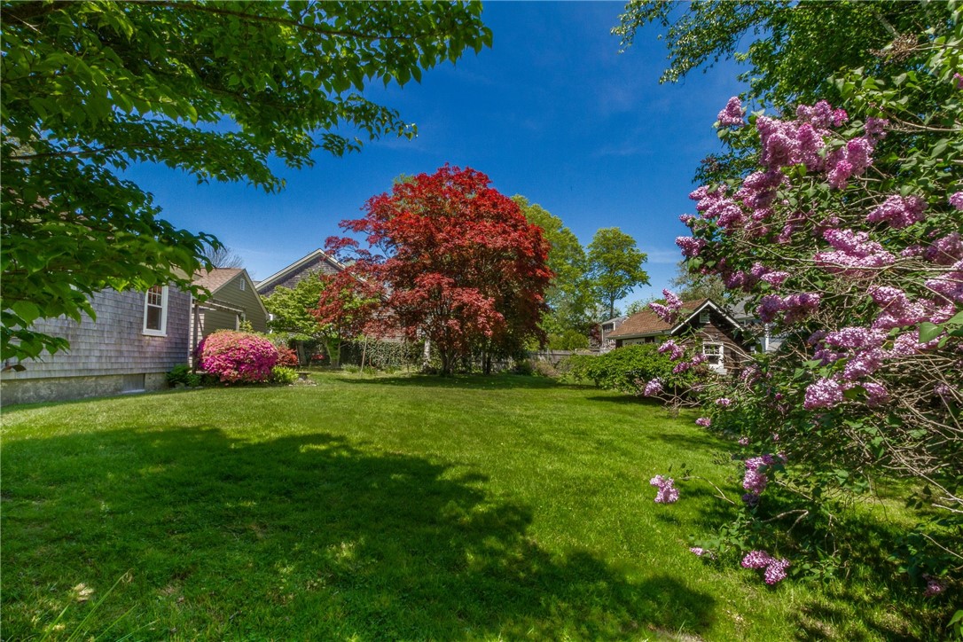 11 Shields Street Newport, RI 02840 - Photo 6 of 33
