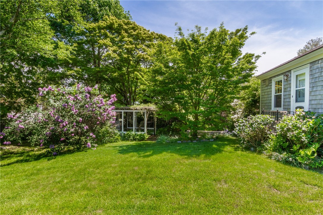 11 Shields Street Newport, RI 02840 - Photo 7 of 33