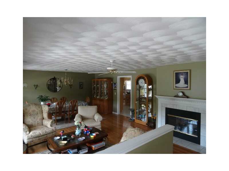 17 Kiley Way Coventry, RI 02816 - Photo 11 of 24 Living Room.