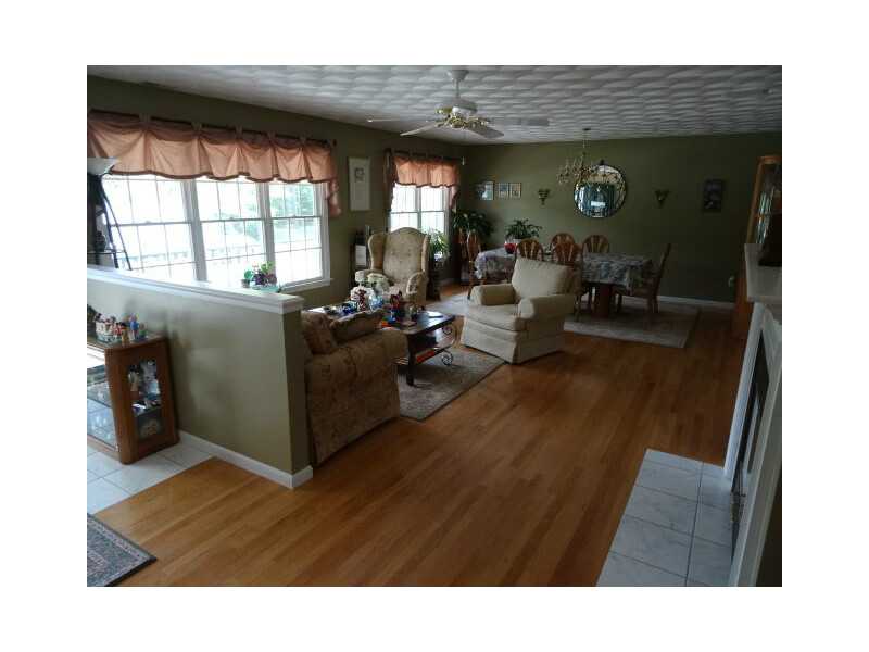 17 Kiley Way Coventry, RI 02816 - Photo 15 of 24 Living Room.