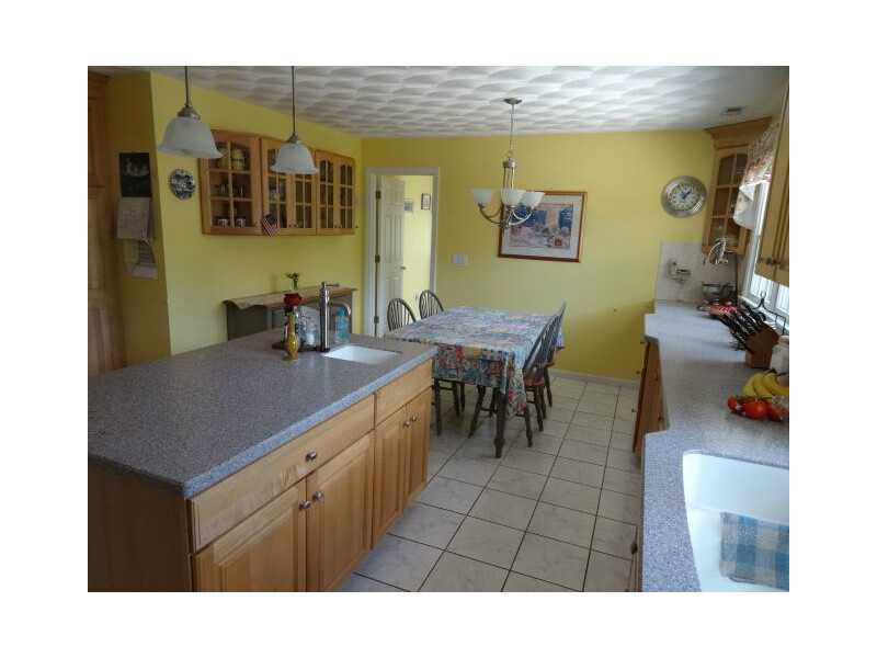 17 Kiley Way Coventry, RI 02816 - Photo 5 of 24 Kitchen.
