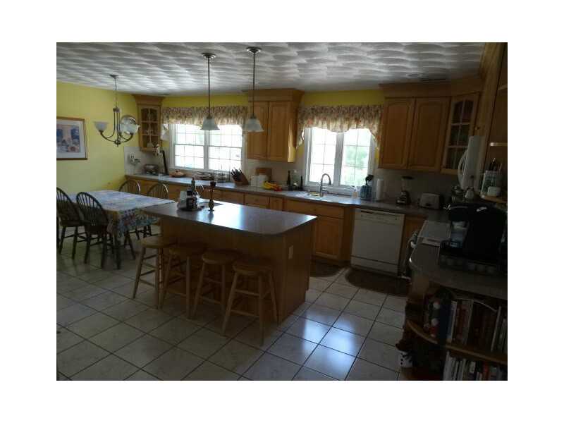 17 Kiley Way Coventry, RI 02816 - Photo 7 of 24 Kitchen.